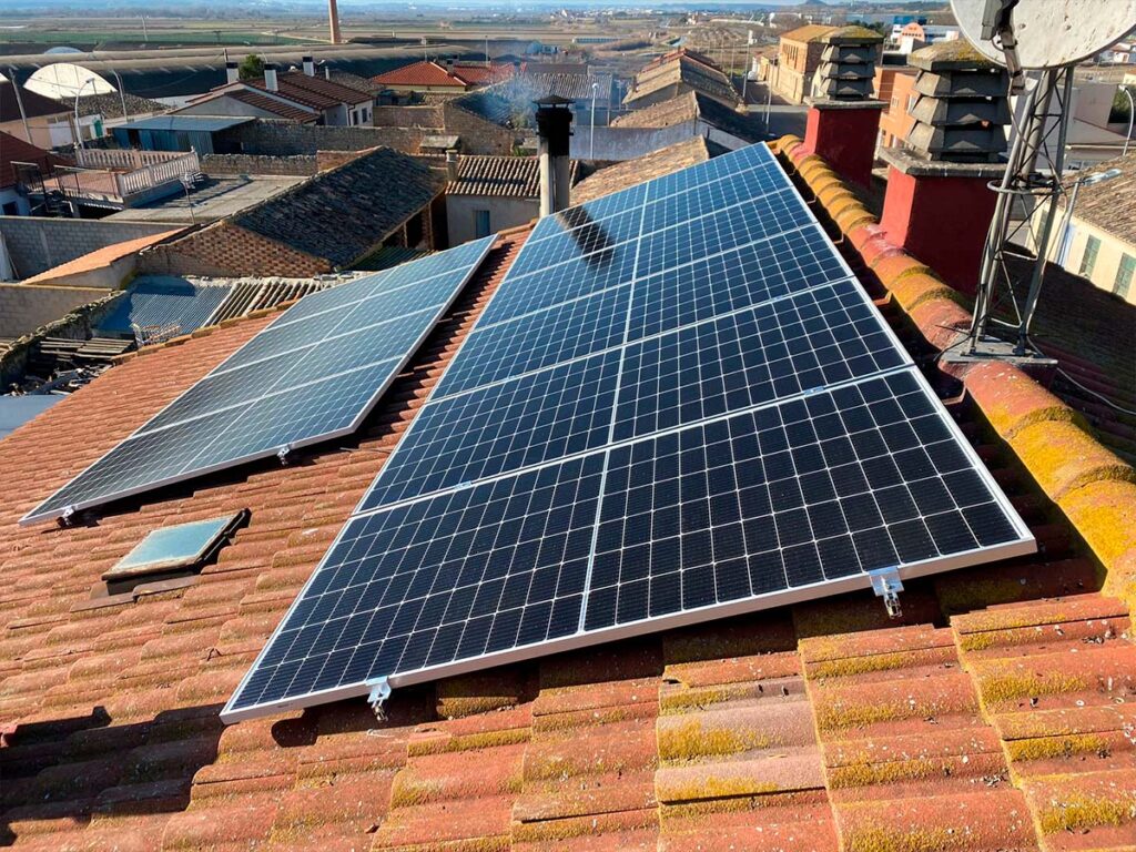 Instalación de placas solares en Fustiñana
