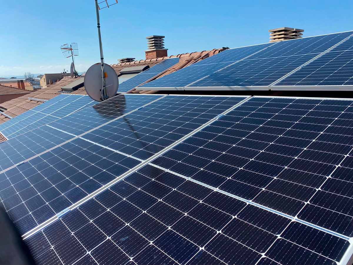 Instalación de placas solares en Pamplona
