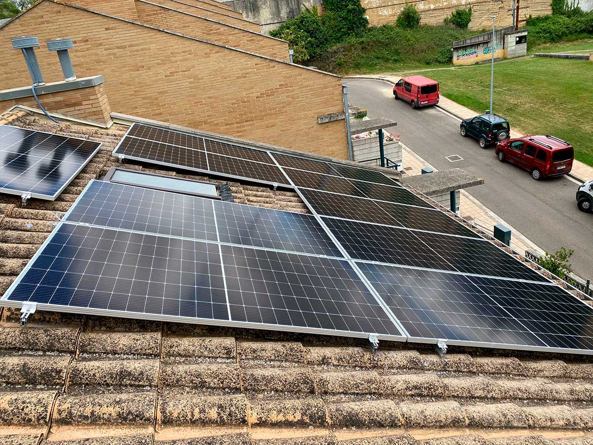 Instalación de placas solares en Estella - Lizarra