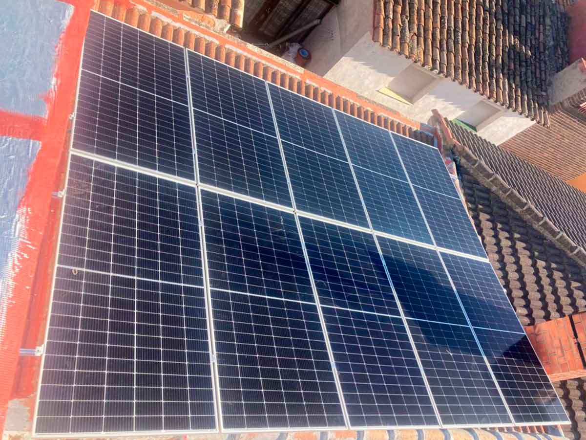 Instalación placas solares Azuara Aragón