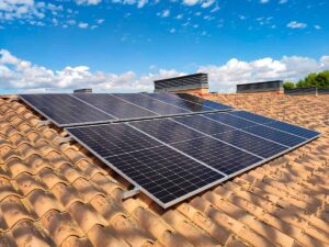 Instalación de paneles solares en Ribaforada - Navarra