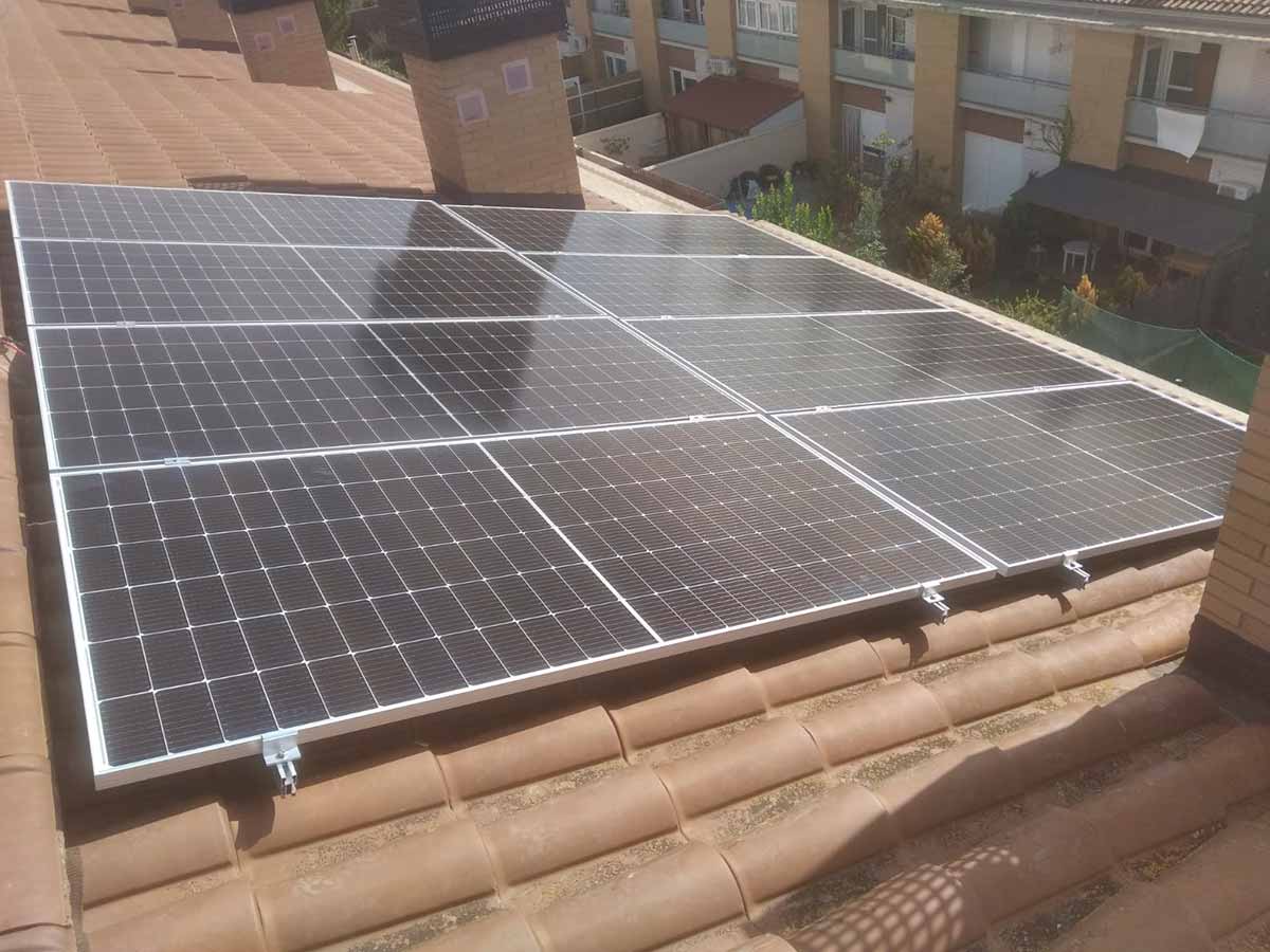Instalación de placas solares en unifamiliares de Murchante Navarra