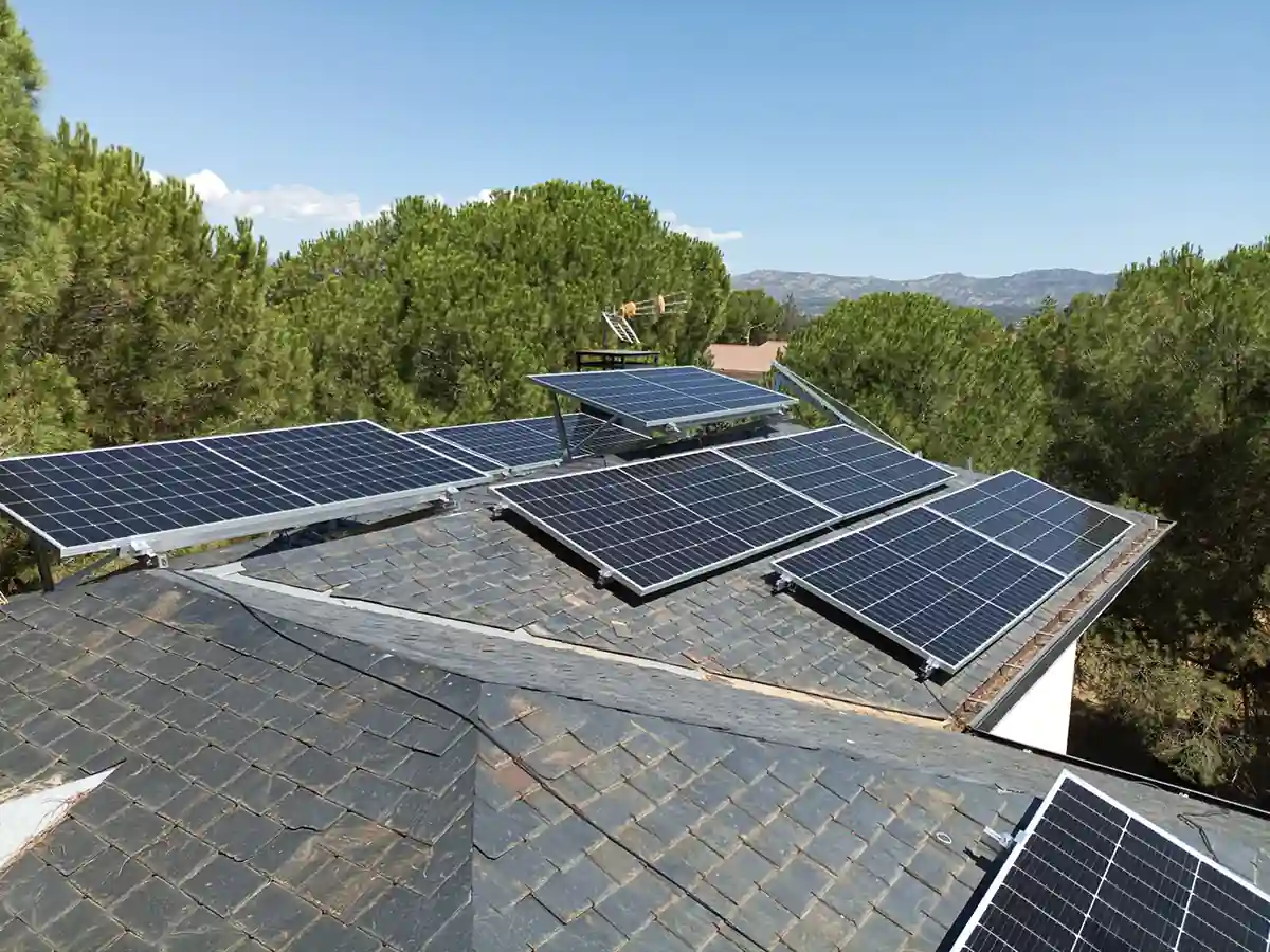 Instalacion-de-placas-solares-en-Galapagar_-_Madrid.webp