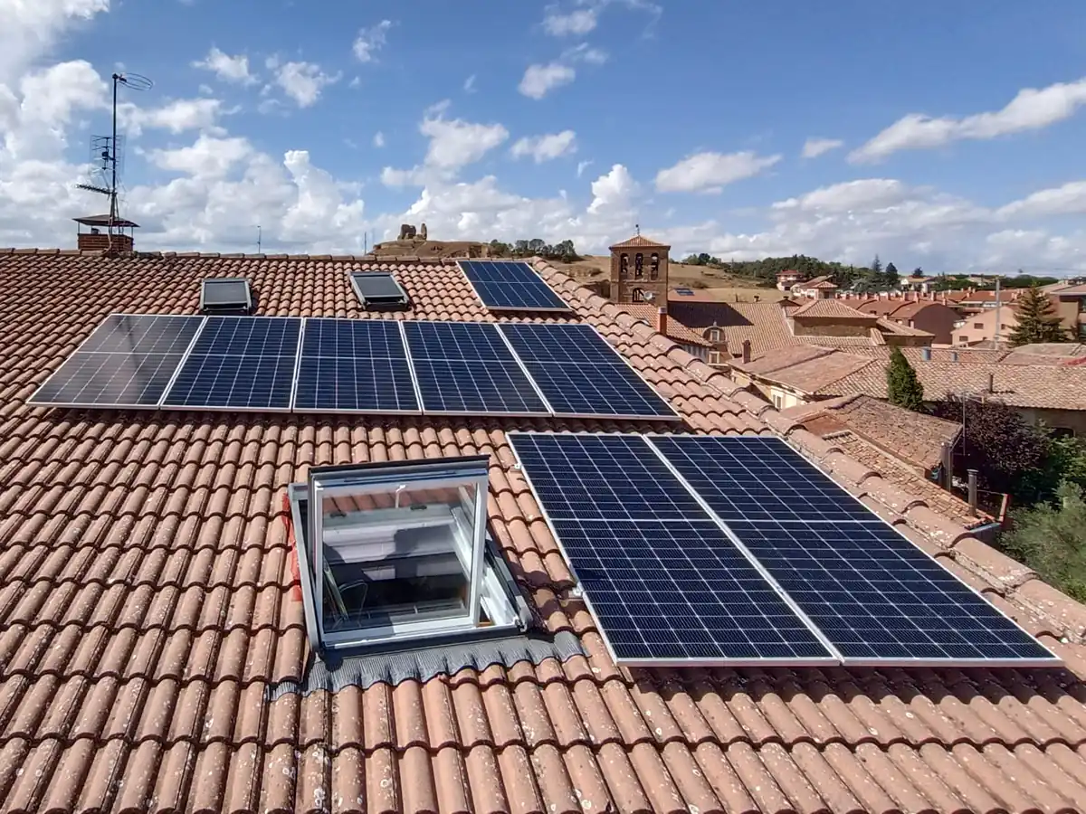 Instalación de placas solares en Saldaña - Palencia