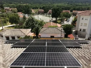 Instalación de placas solares en Santa María de Tiétar - Ávila