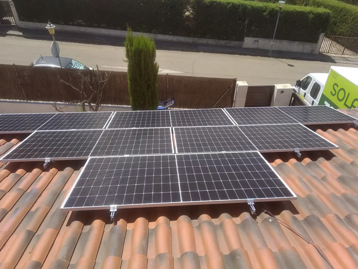 Instalación de placas solare en Renedo - Valladolid