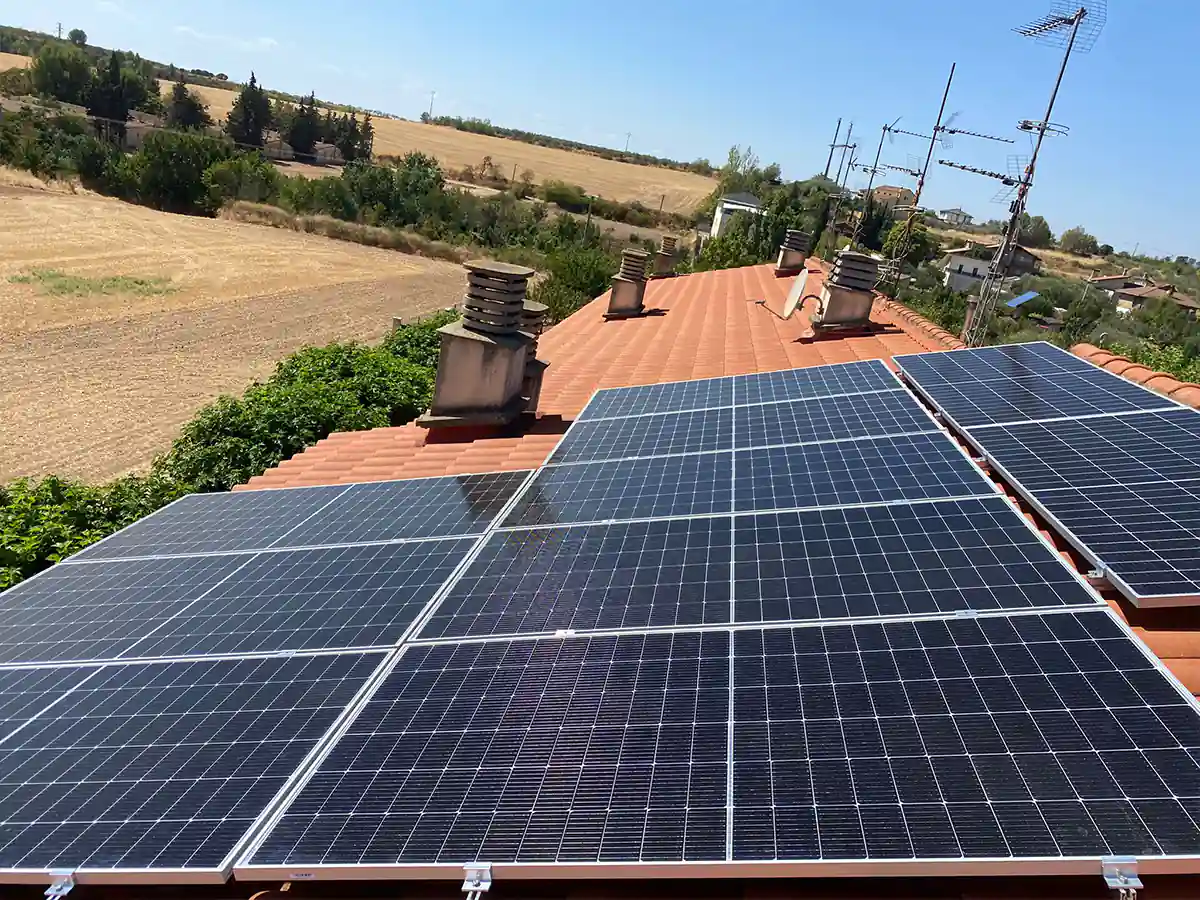 Instalación de placas solares en Los Arcos - Navarra